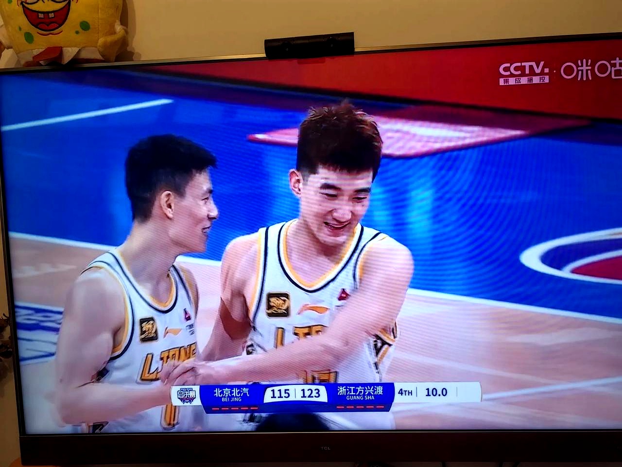 浙江男篮面对四川队:实力碰撞赛事激烈 浙江男篮面对四川队:实力碰撞赛事激烈