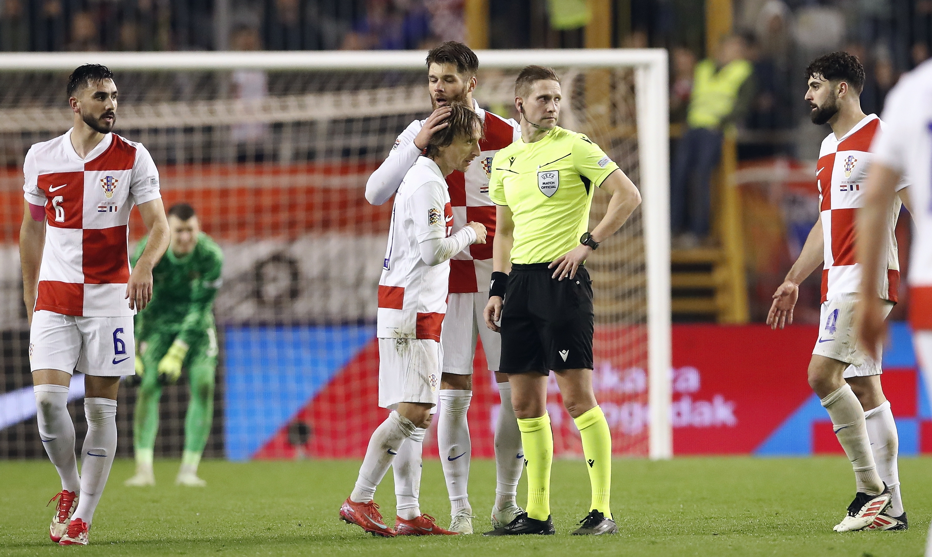 包含欧国联比赛震撼瞬间：劲敌争夺胜出的词条