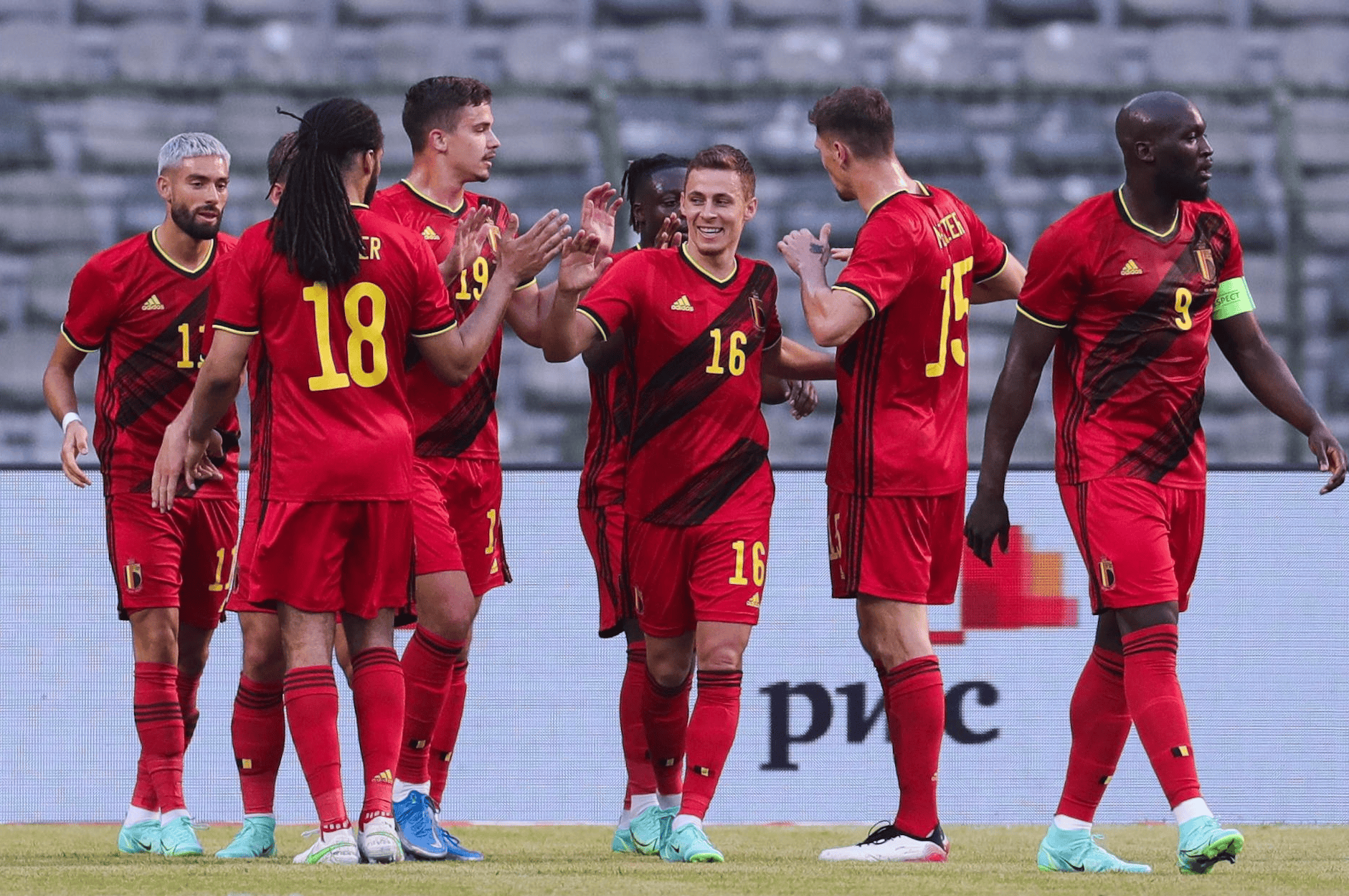 比利时队在白俄罗斯比赛中大获全胜