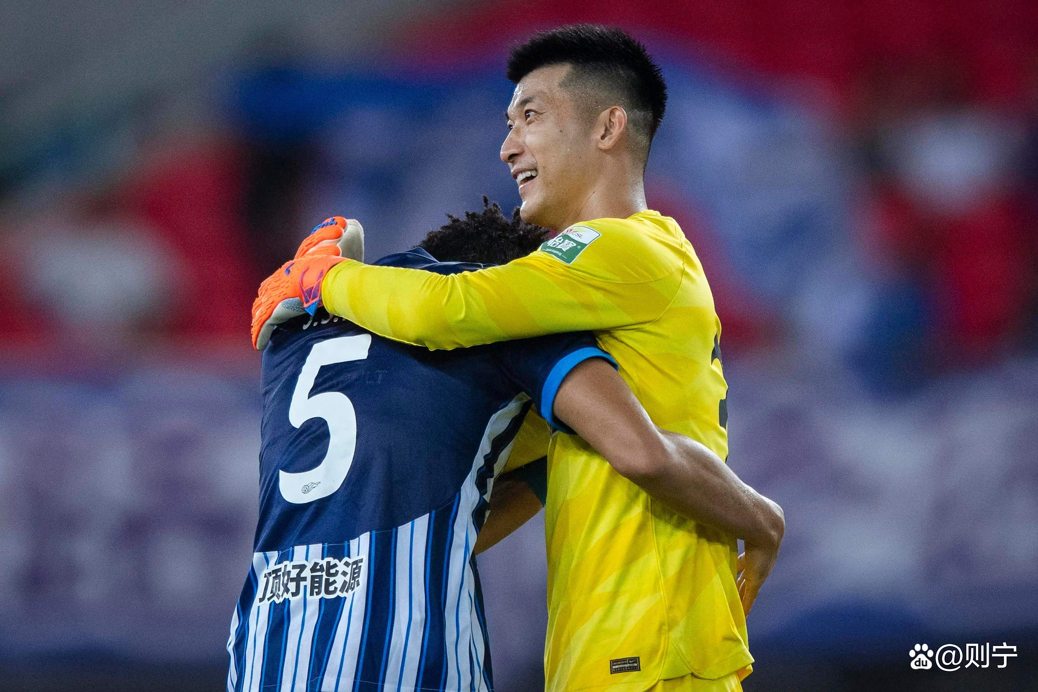 开云体育官方网站-广州恒大队员因长时间伤停，战斗力下降