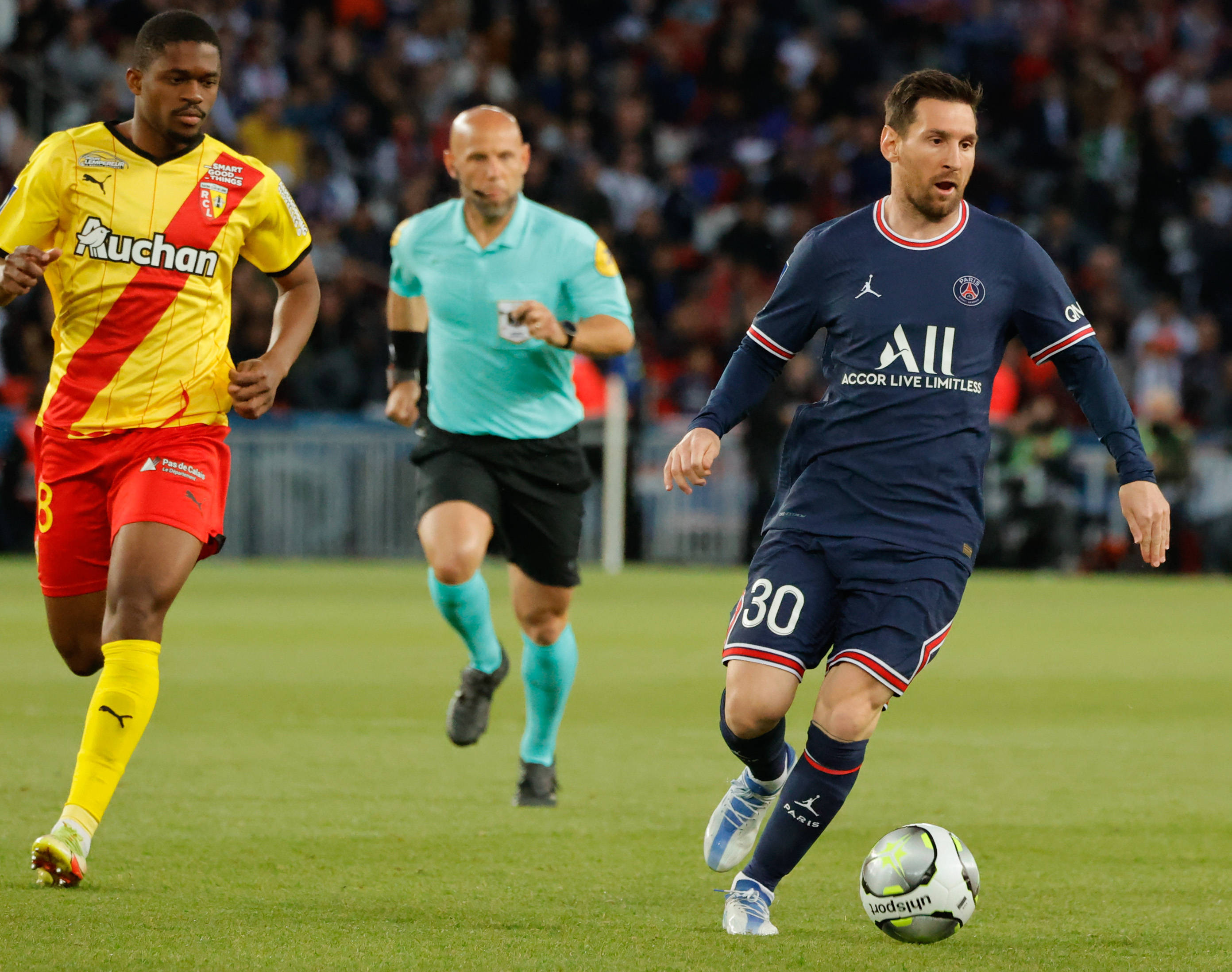 开云官网-巴贝队战术稳健，法甲比赛反复激烈