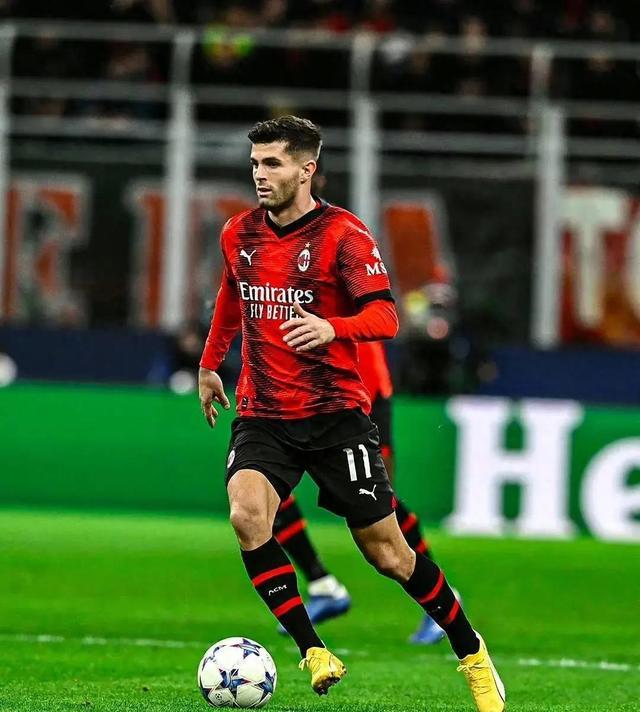 开云体育APP下载-AC米兰中场大将回归训练，助力球队重回巅峰