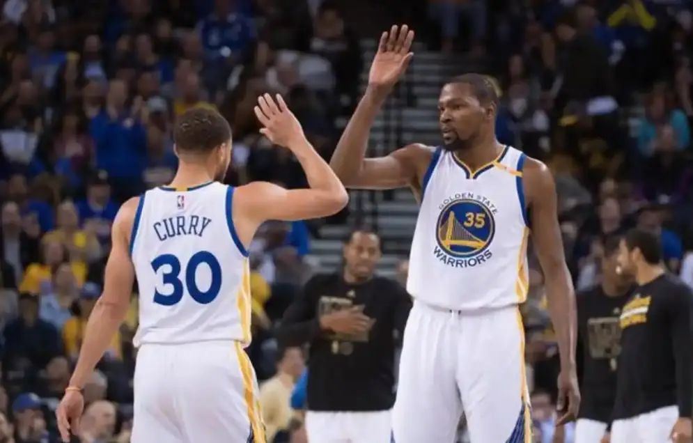 开云体育官网-勇士客场击败湖人，杜兰特库里合砍62分