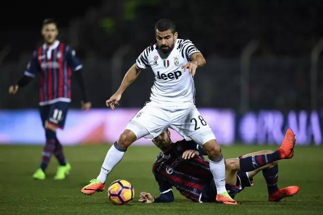 开云体育登录-克罗托内主场惜败，仍需调整战术寻找突破